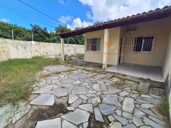 Casa com 3 quartos, á venda na Aruana