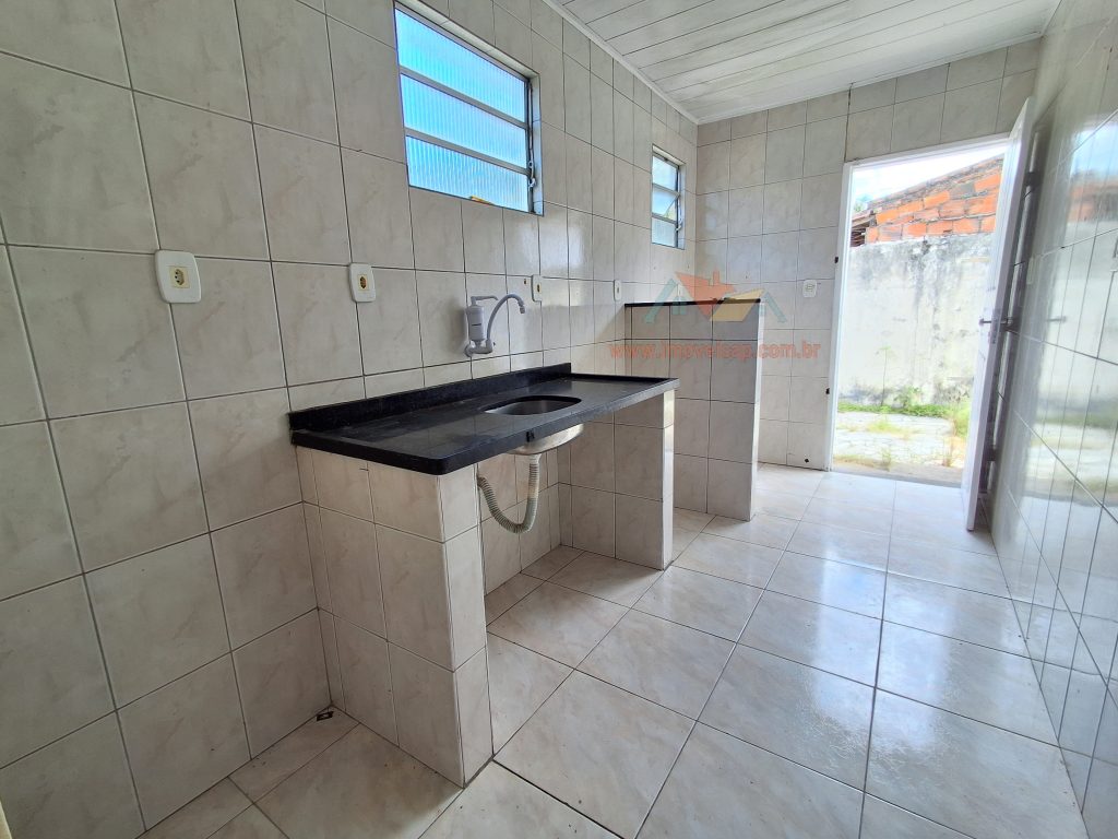 Casa com 3 quartos, á venda na Aruana