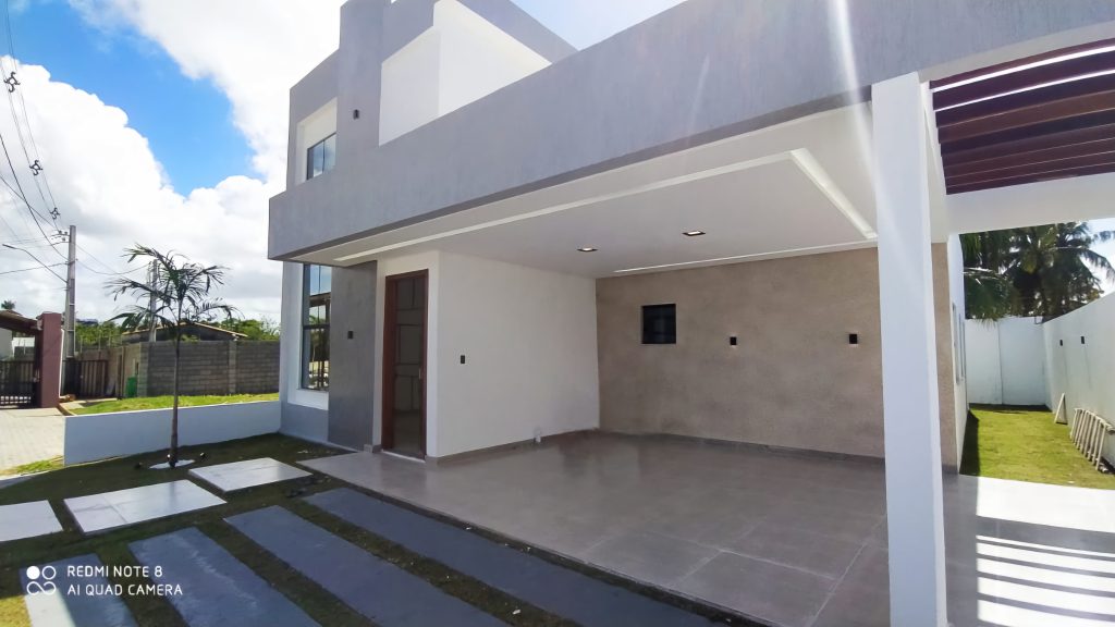 Casa nova no Maluí Residence – Condomínio pé na areia.