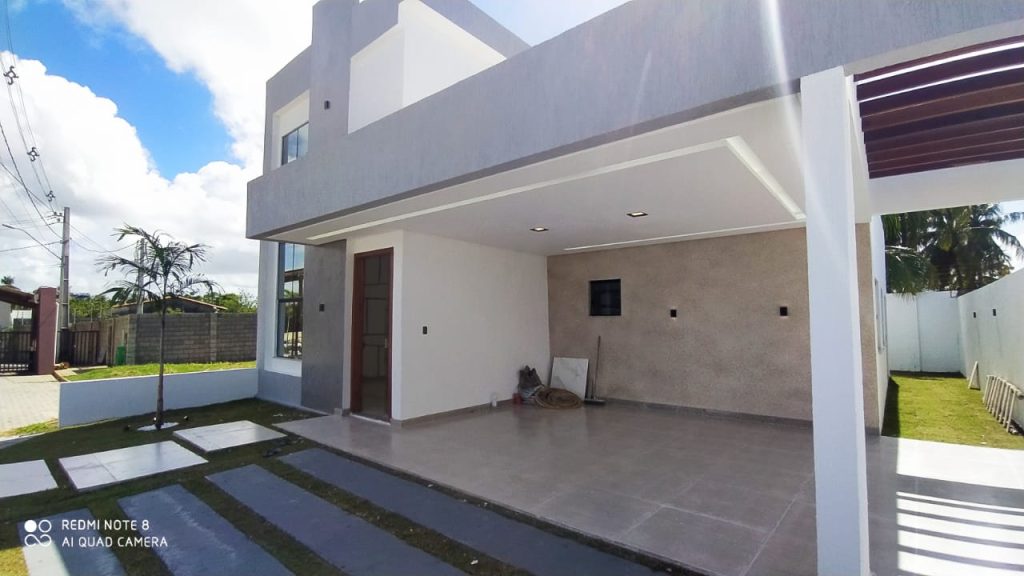 Casa nova no Maluí Residence – Condomínio pé na areia.