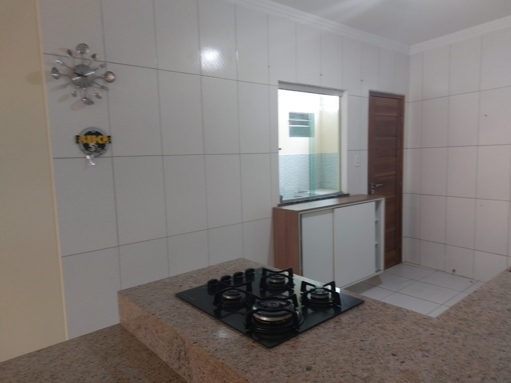 Casa com 3 quartos, á venda na Atalaia.