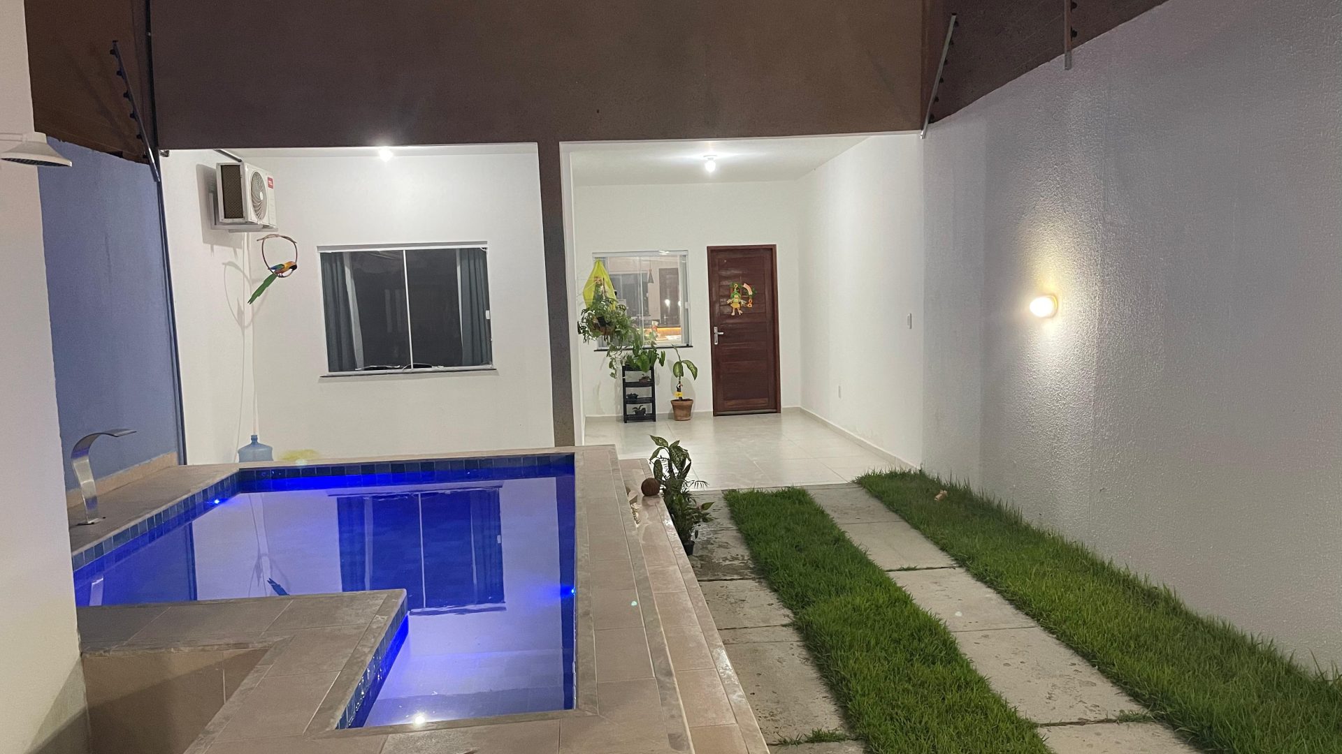 Casa com piscina no centro da Barra dos Coqueiros