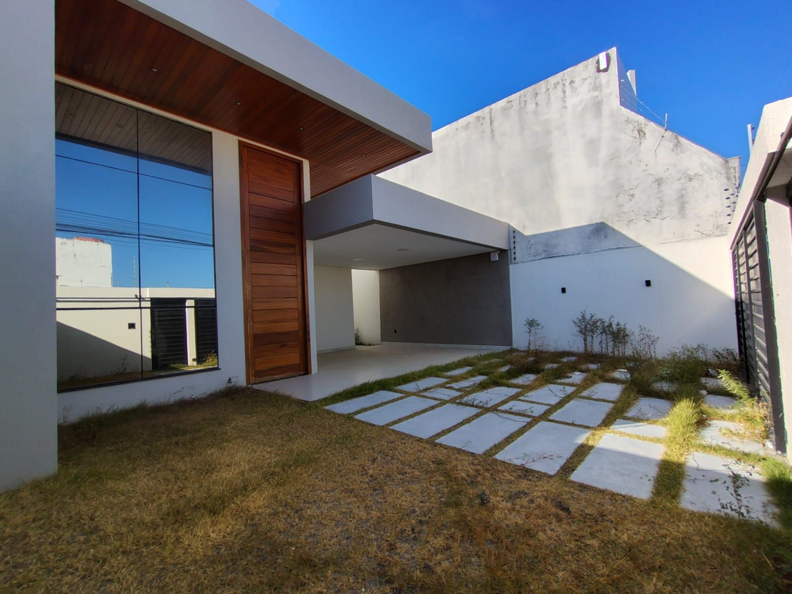 Casa Nova  arquitetura moderna – com 3 quartos à venda no Aruana