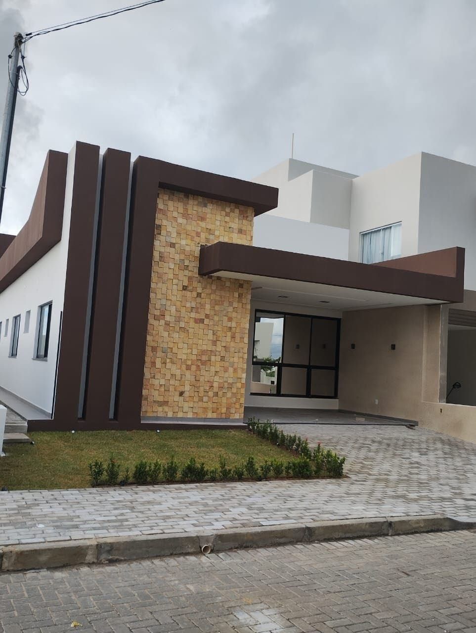 Casa nova em condomínio pé na areia – Barra dos Coqueiros