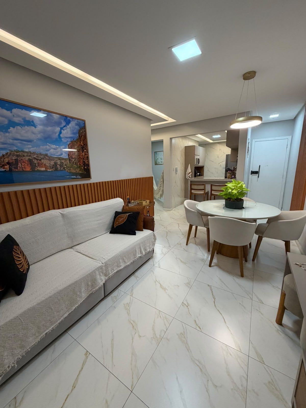 Excelente Oportunidade! Apartamento Reformado de 96m² com 3 Quartos e Móveis Planejados