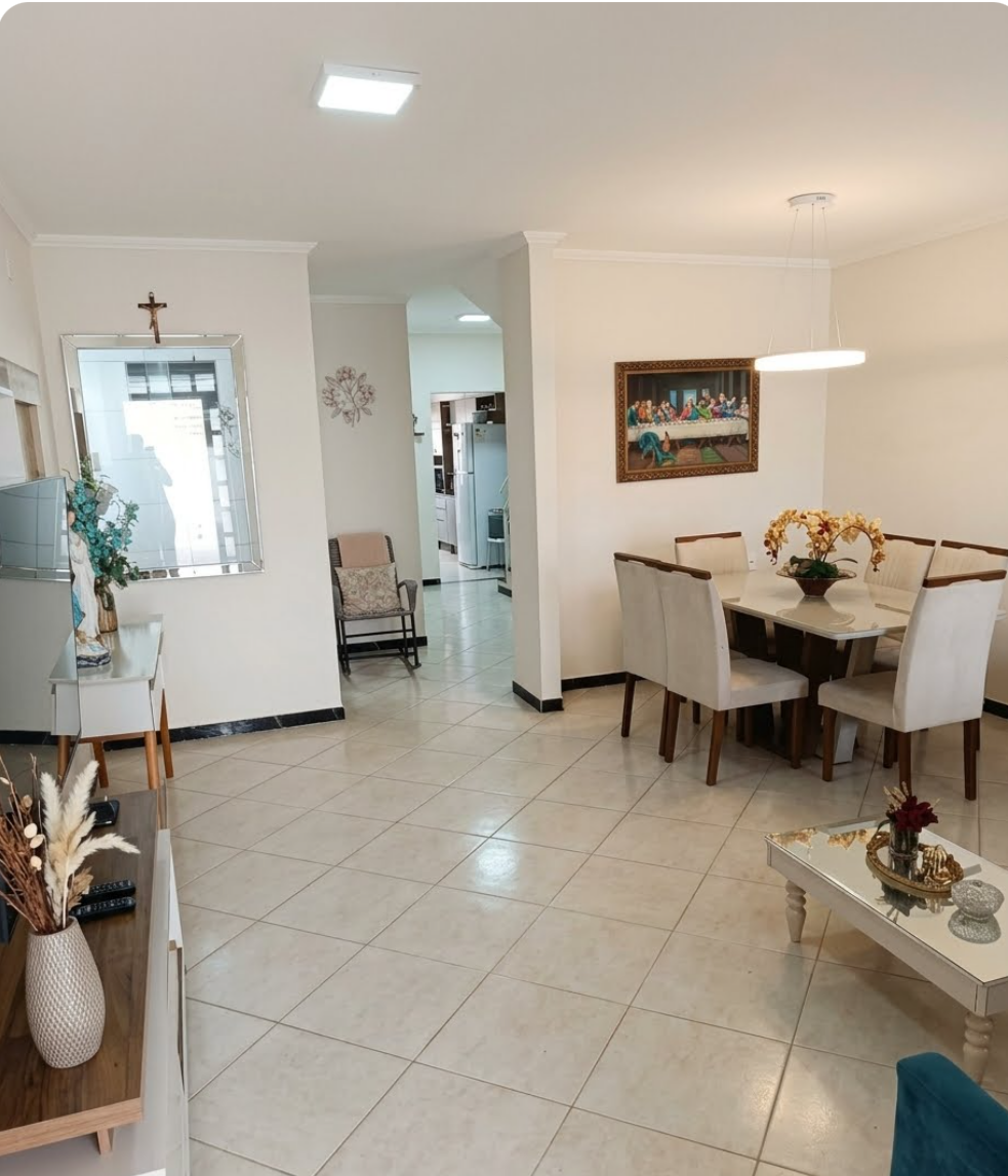 Excelente Casa Sobrado à Venda no Bairro Cirurgia – Aracaju/SE