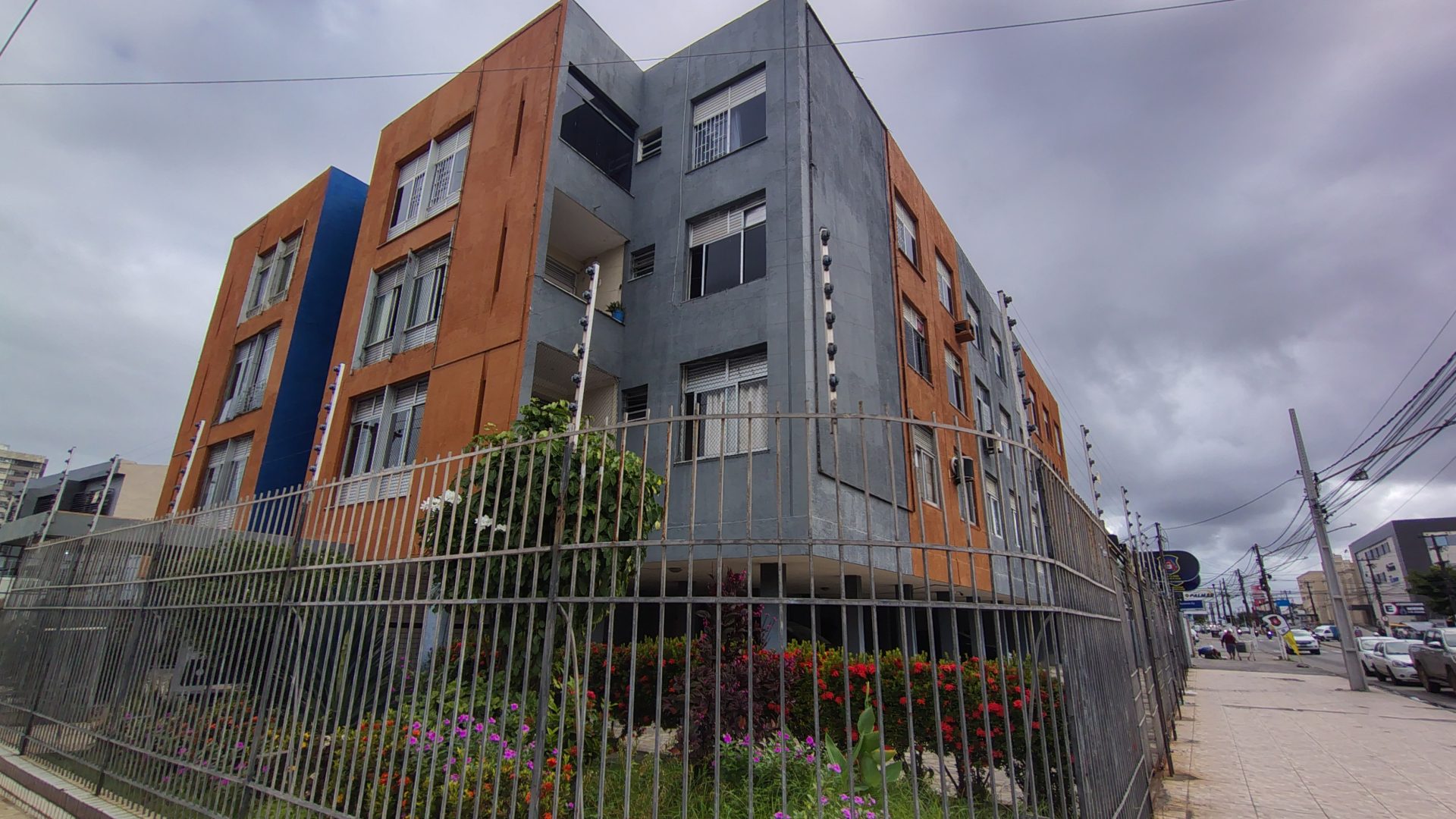 Oportunidade no Bairro Suíça! Apartamento Amplo, Sombra e Vista Livre – R$ 250 Mil
